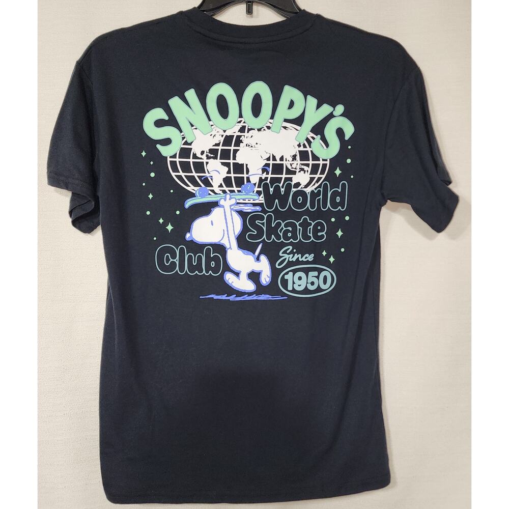Snoopy World Skate Club men's medium shirt